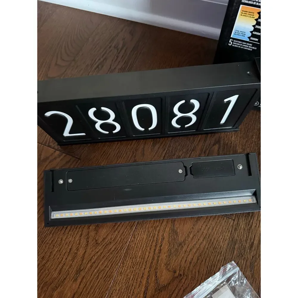 Artika Bowen Solar LED Address Wall Light